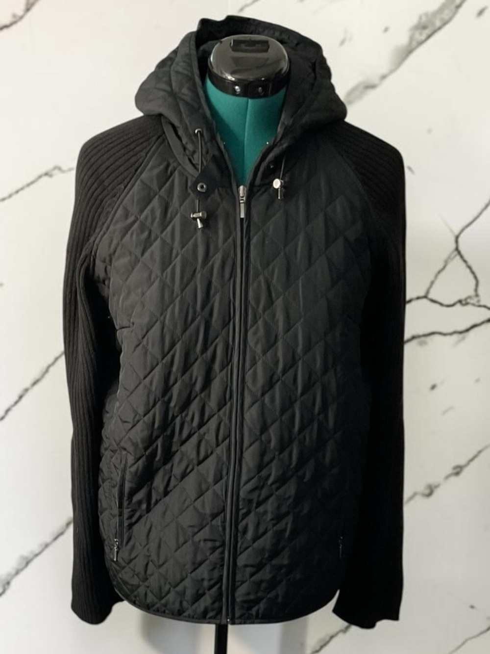 Denim&Co Black Quilted Hooded Jacket w/ Knit Sleeves P:23” L:24”